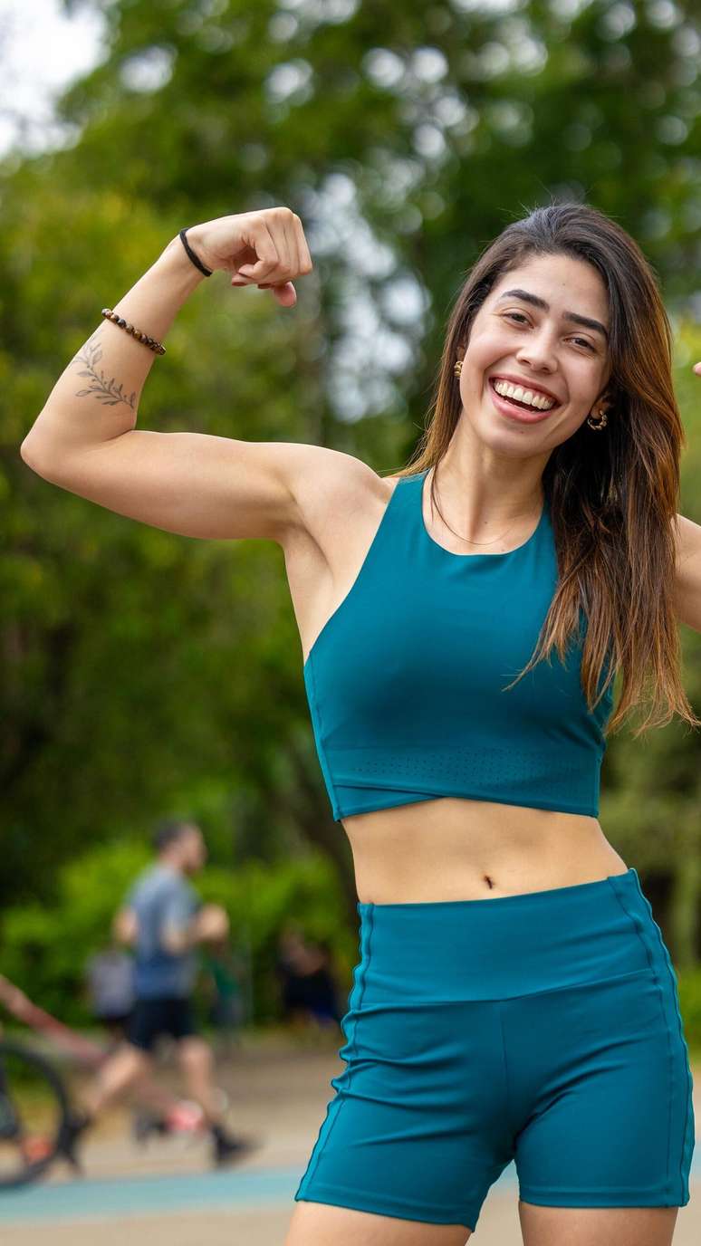 Ap&oacute;s burnout, jornalista transforma rotina pesada ao entrar em coletivo feminino de corrida