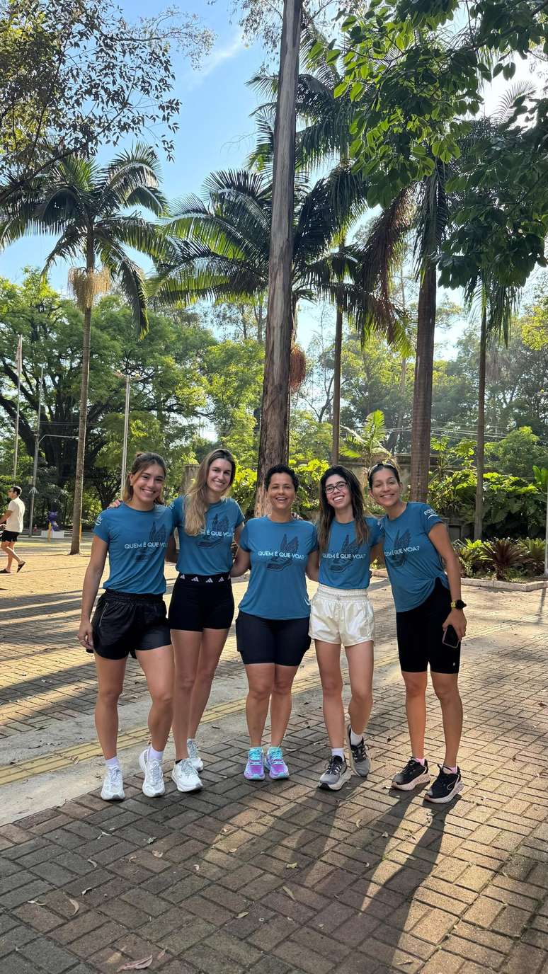 Ap&oacute;s burnout, jornalista transforma rotina pesada ao entrar em coletivo feminino de corrida