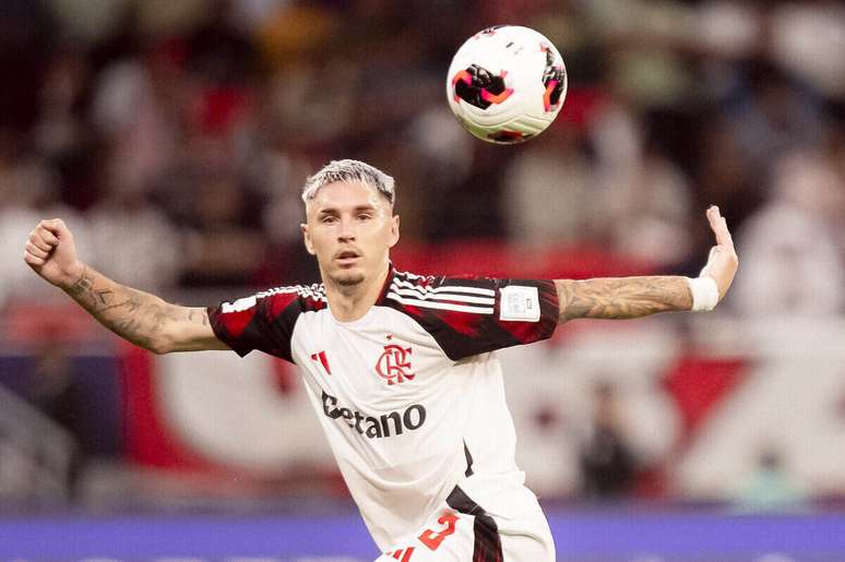 Varella se consolidou como titular do Flamengo depois de in&iacute;cio irregular &ndash;