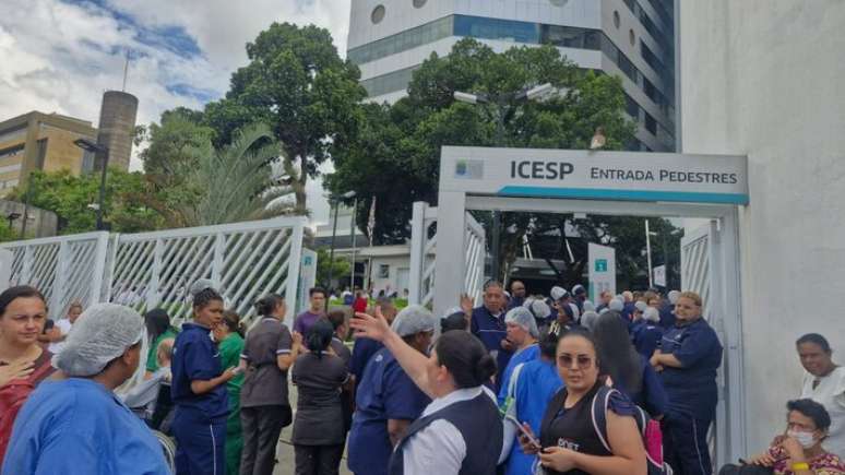 Parte do pr&eacute;dio teve de ser evacuada por causa do inc&ecirc;ndio.