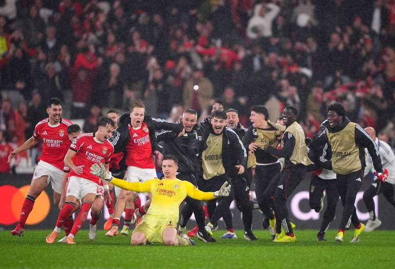 Trubin comemorando o gol da classifica&ccedil;&atilde;o do Benfica 