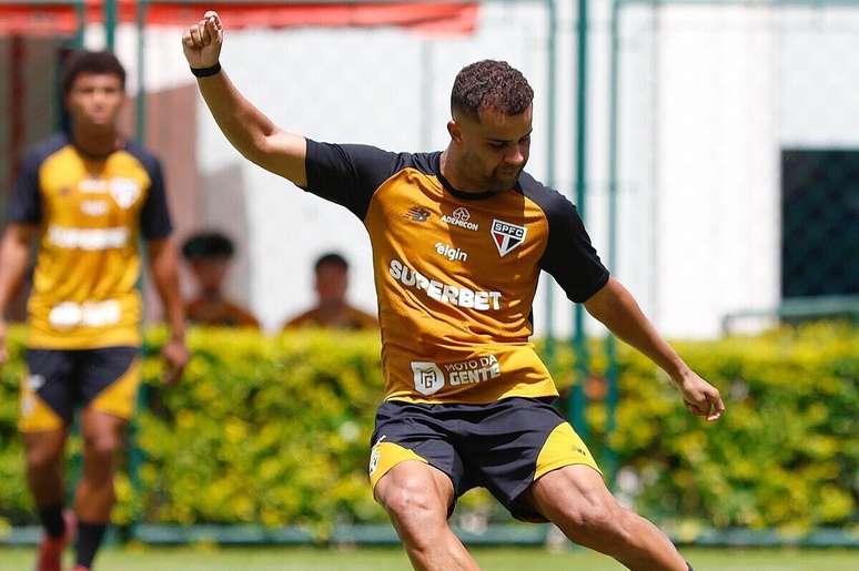 Alisson voltou a treinar no S&atilde;o Paulo &ndash;