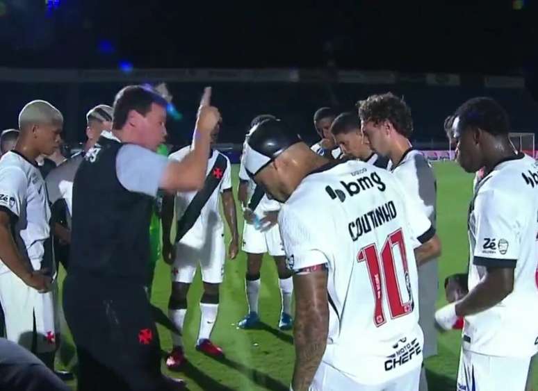 Fernando Diniz d&aacute; bronca no elenco, em especial, Nuno Moreira &ndash;