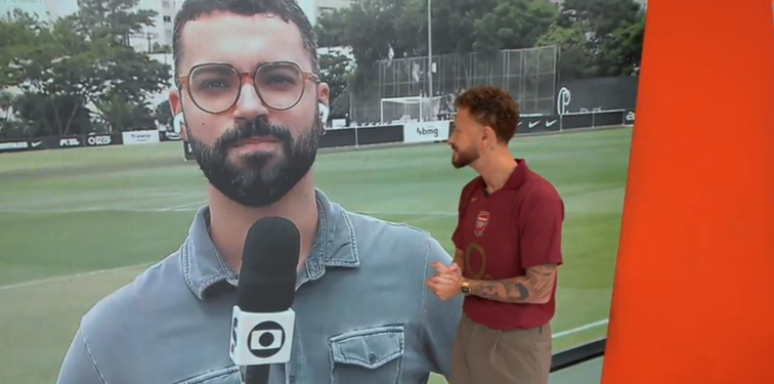 Fred com a camisa do Arsenal