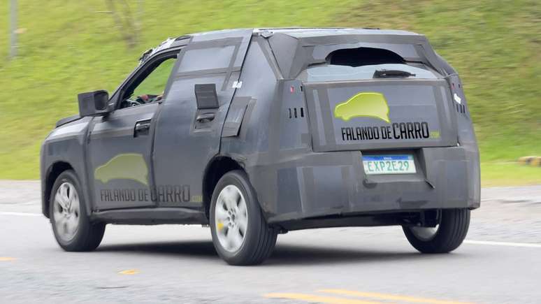Novo Fiat Argo 2027 flagrado em testes no Brasil