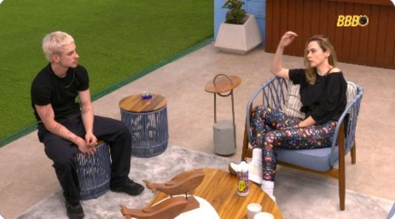 Juliano e Ana conversam no BBB26