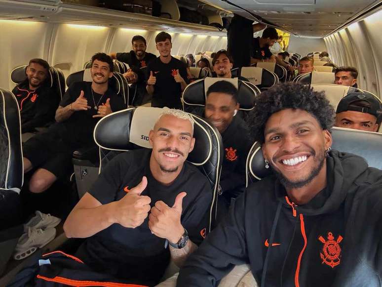 Corinthians viajou para Bras&iacute;lia com todos os jogadores do elenco &ndash;