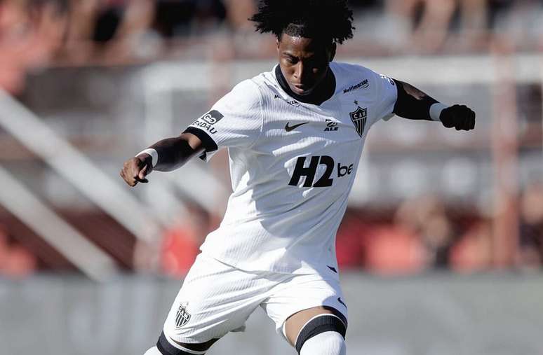 Preciado em a&ccedil;&atilde;o no Galo. Defensor.