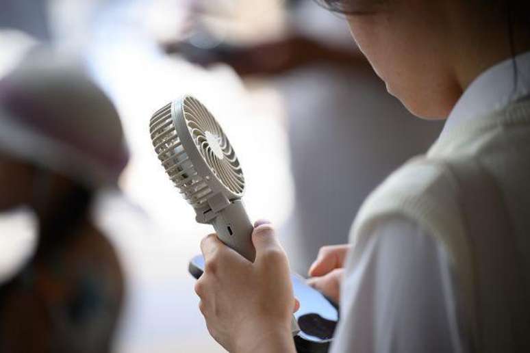 O Servi&ccedil;o Nacional de Sa&uacute;de do Reino Unido (NHS) lista 34 sintomas da menopausa; ainda assim, esconder os sintomas ou mascarar a menopausa torna tudo ainda mais desgastante