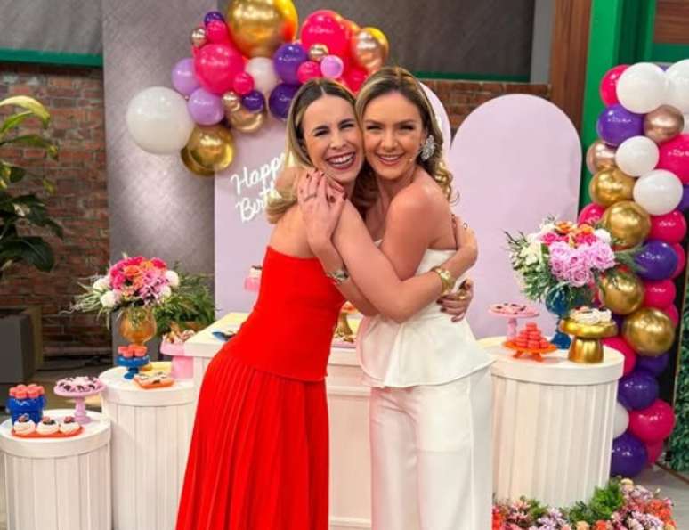 Pamela Domingues e Camila Galetti na festa de 45 anos do 'Mulheres' em dezembro