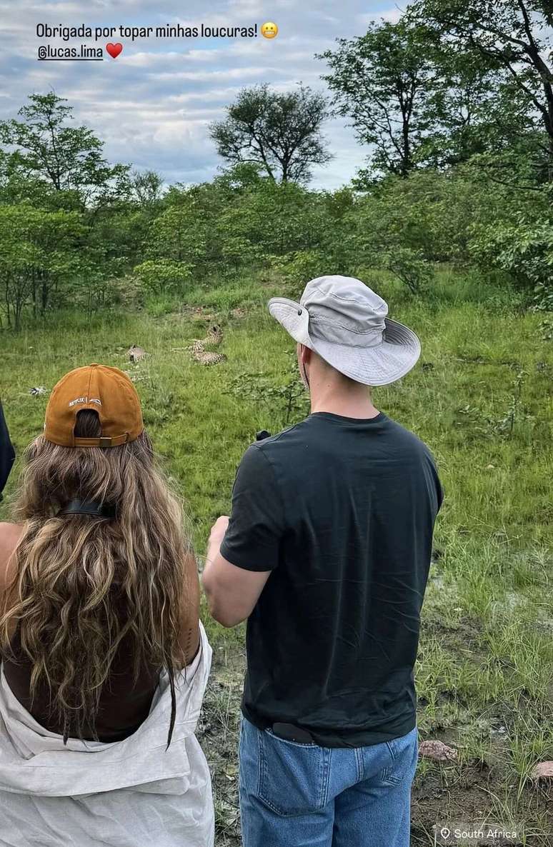 Lucas Lima e a nova namorada foram clicados durante viagem