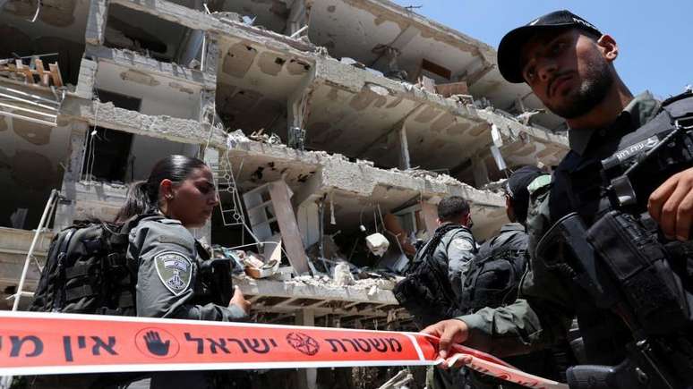 Alguns m&iacute;sseis iranianos atravessaram as defesas a&eacute;reas israelenses durante a guerra dos 12 dias