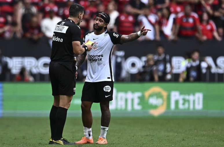 Depay lucra com mais um t&iacute;tulo pelo Corinthians &ndash;