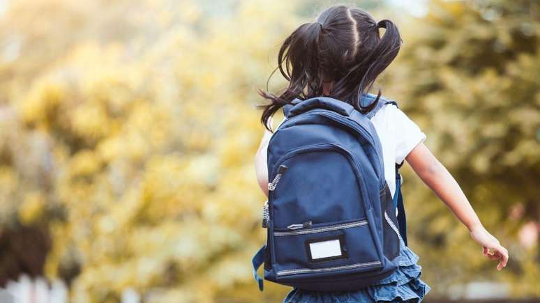 Saiba como evitar problemas de postura devido uso errado da mochila