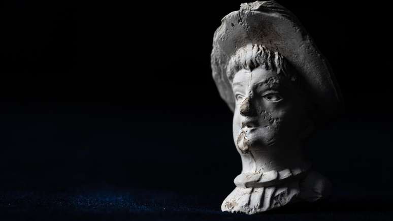 Cachimbo franc&ecirc;s encontrado em St James' Gardens, em Euston