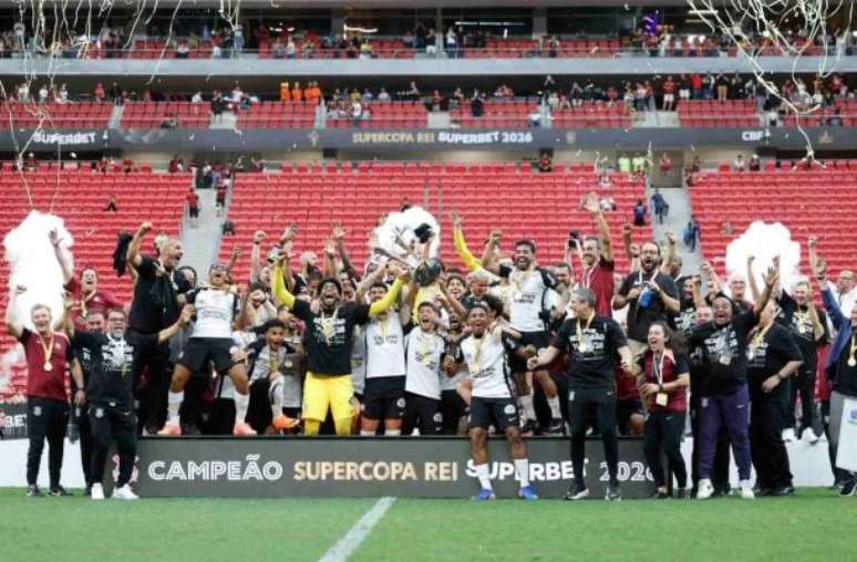 Gabriel Paulista marcou o primeiro gol do Corinthians na final da Supercopa &ndash;