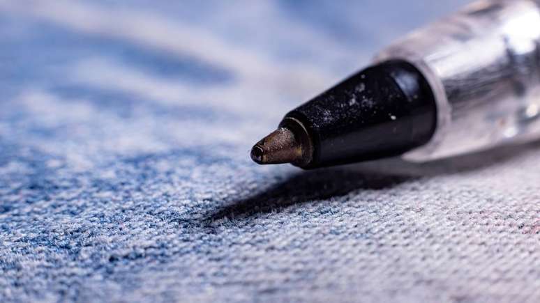 Com design simples, baixo custo e alta durabilidade, ela substituiu as canetas-tinteiro e virou item essencial em escolas e escrit&oacute;rios &ndash; depositphotos.com / softkrafts.live.com