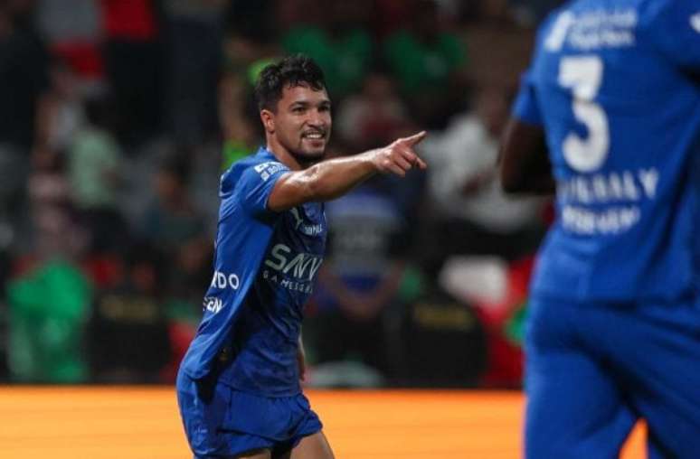 Marcos Leonardo ficar&aacute; no Al-Hilal &ndash;