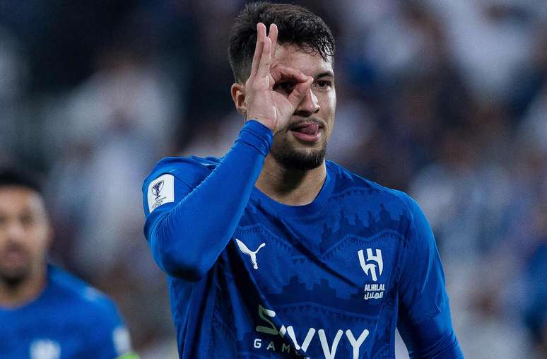 Marcos Leonardo ficar&aacute; no Al-Hilal &ndash;