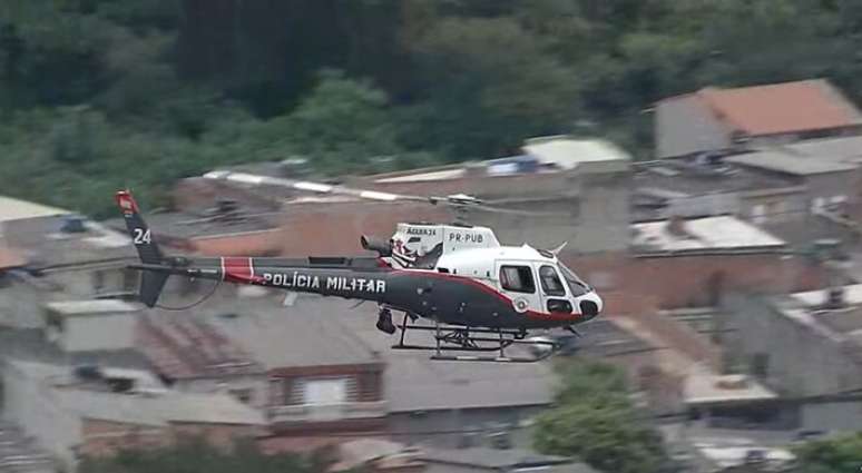 Helic&oacute;ptero Aguia sobrevoa a regi&atilde;o.