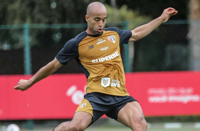 Lucas pode ter nova chance no time titular do S&atilde;o Paulo &ndash;