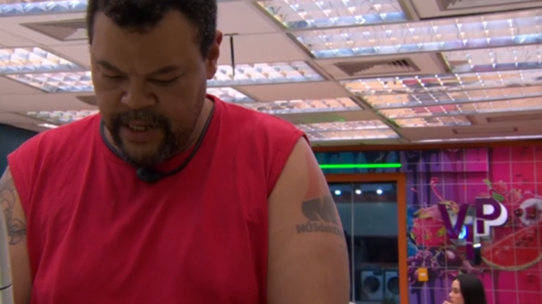 BBB 26 Babu troca farpas com sister 'O mundo n&atilde;o gira em torno do seu umbigo'