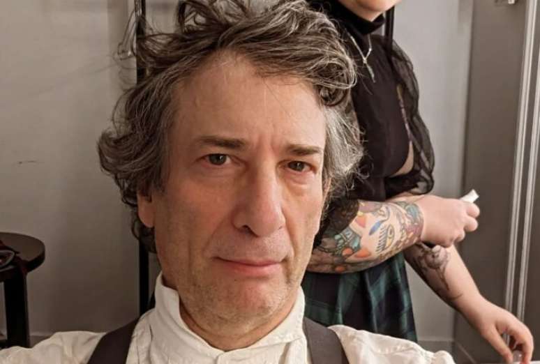 O escritor Neil Gaiman.