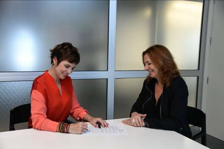 Juliana Alga&ntilde;araz, Superintendente Geral da emissora e Gloria Vanique