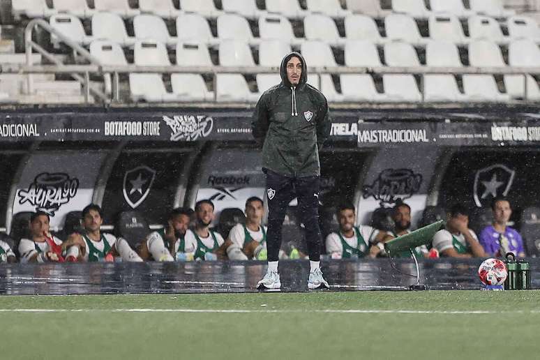 Zubeldia v&ecirc; Fluminense superior no Nilton Santos contra o Botafogo &ndash;