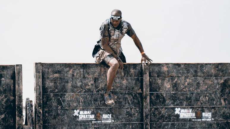 Os obst&aacute;culos da Spartan Race envolvem principalmente corrida, tra&ccedil;&atilde;o, empurrar, puxar, carregar peso e se deslocar em diferentes n&iacute;veis de altura &ndash; depositphotos.com / phil_6007
