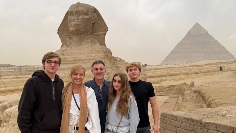 Ang&eacute;lica, Luciano Huck e filhos no Egito 