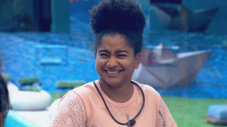 Milena debocha ap&oacute;s a casa ir para o 'T&aacute; Com Nada'