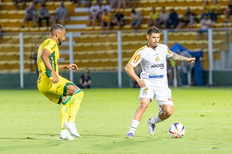 Carlos Eduardo marca no fim e Mirassol busca empate com o Novorizontino. 