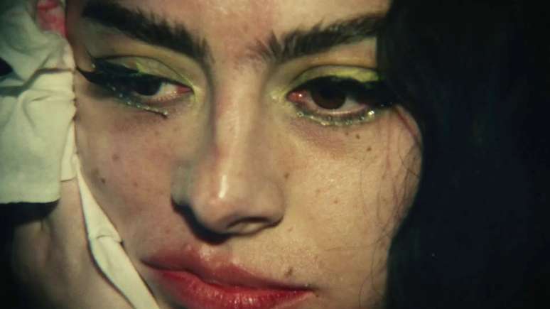 'The Moment', filme com Charli xcx, ganha data de estreia no Brasil (Divulga&ccedil;&atilde;o)