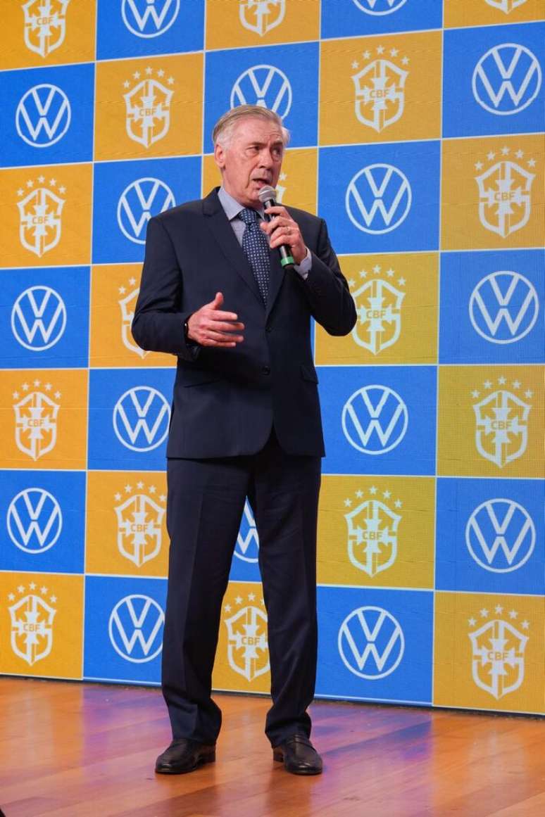 Carlo Ancelotti mant&eacute;m mist&eacute;rio sobre lista definitiva para Copa.