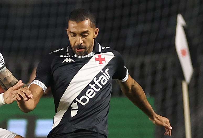 Assim como Lucas Piton, Paulo Henrique passa por momento negativo no Vasco &nbsp;&ndash;