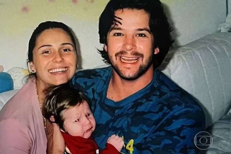 Giovanna Antonelli e Murilo Ben&iacute;cio com o filho