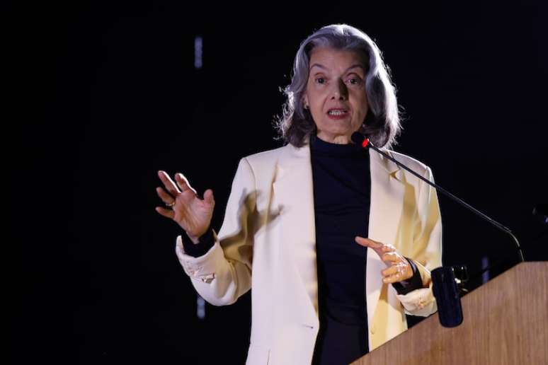 A ministra Carmen L&uacute;cia defendeu rigor contra desvios &eacute;ticos