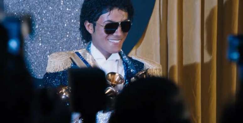 Cinebiografia traz novas imagens da trajet&oacute;ria de um dos maiores nomes da m&uacute;sica pop