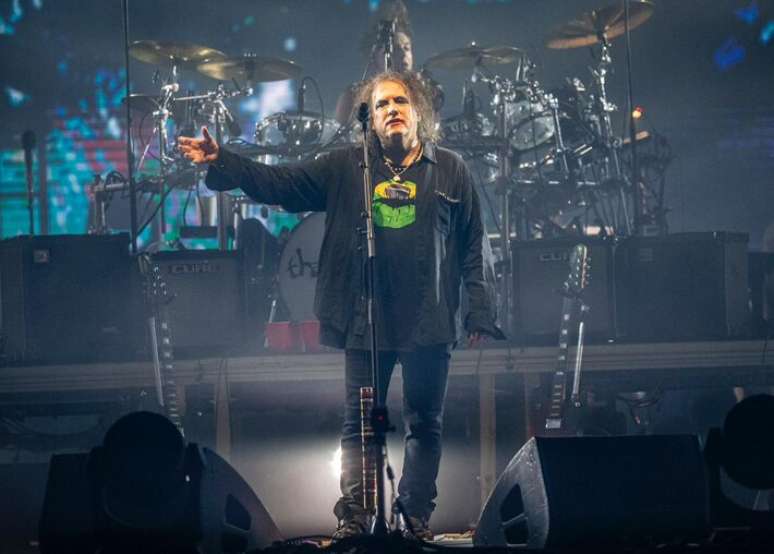 Banda The Cure durante show no festival Primavera Sound em 3 de dezembro de 2023