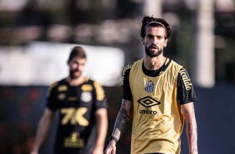 Diretoria do Santos veta sa&iacute;da de Lautaro D&iacute;az &ndash;
