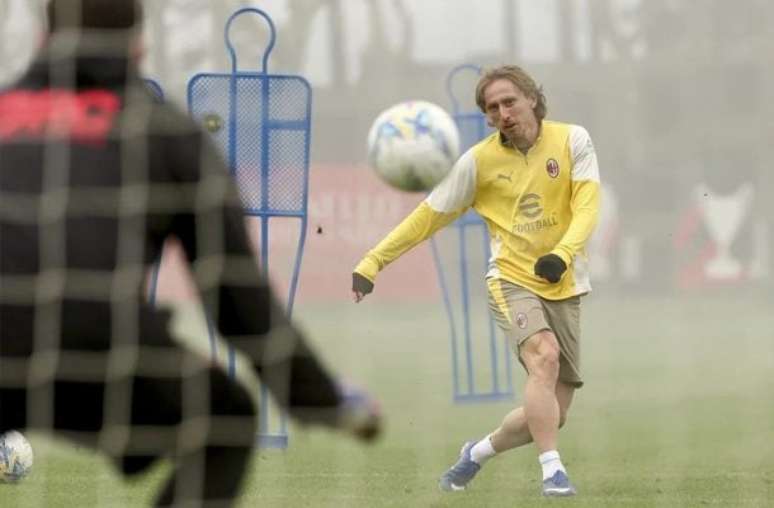 Milan treina para chegar a Bolgna com a pontaria tinindo &ndash;