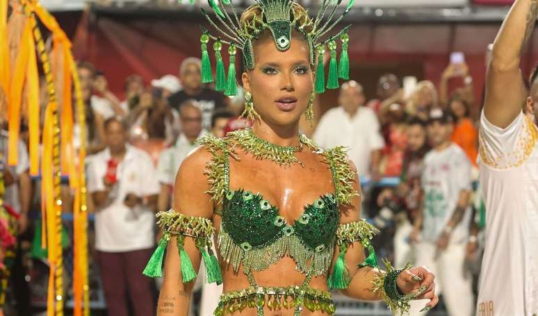 Samba de Virginia gera pol&ecirc;mica nas redes.