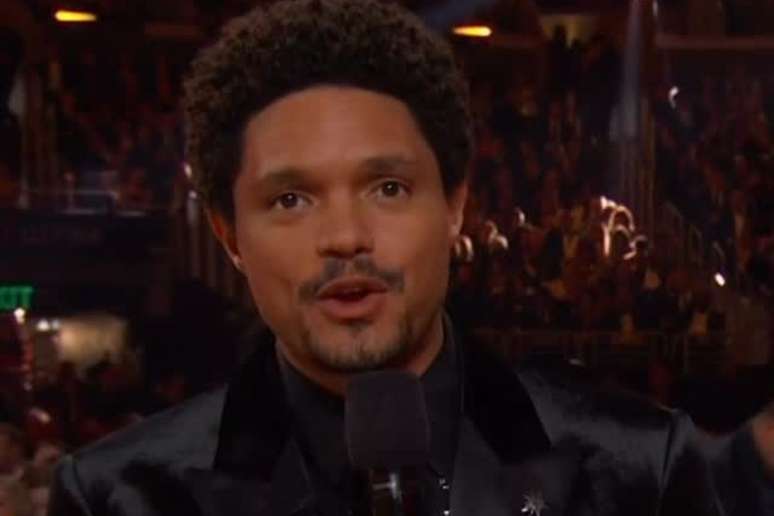 Trevor Noah durante o Grammy