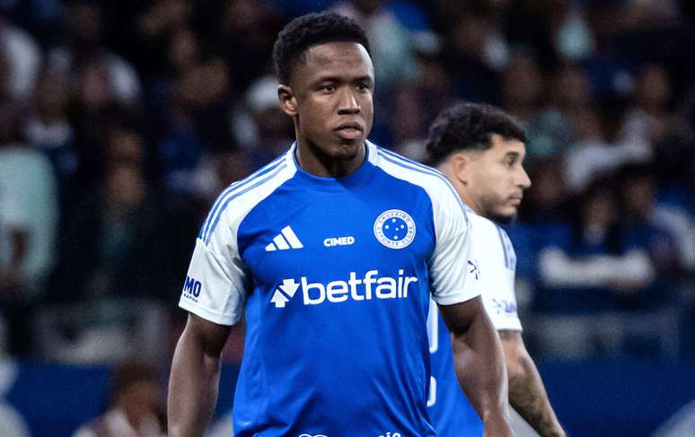 Sinisterra em campo pelo Cruzeiro em 2025 &ndash;