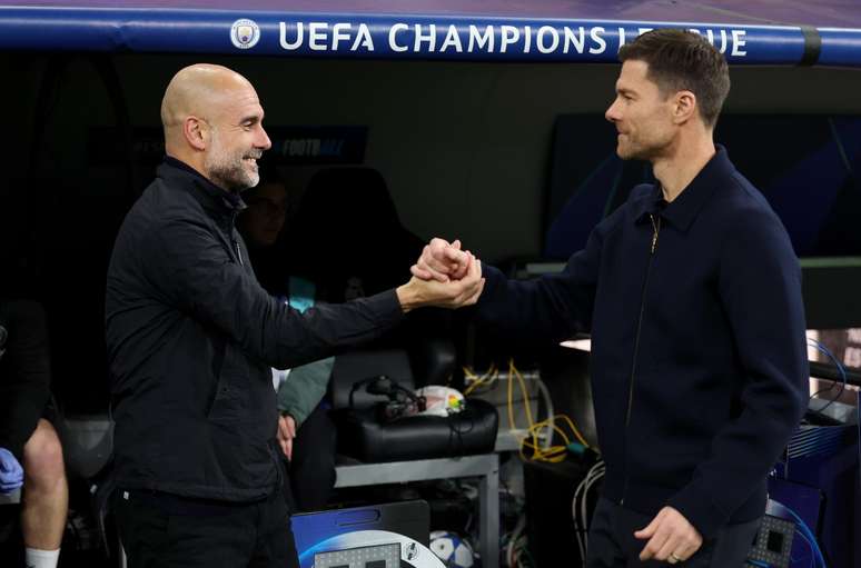 Pep Guardiola e Xabi Alonso no confronto entre Manchester City e Real Madrid 