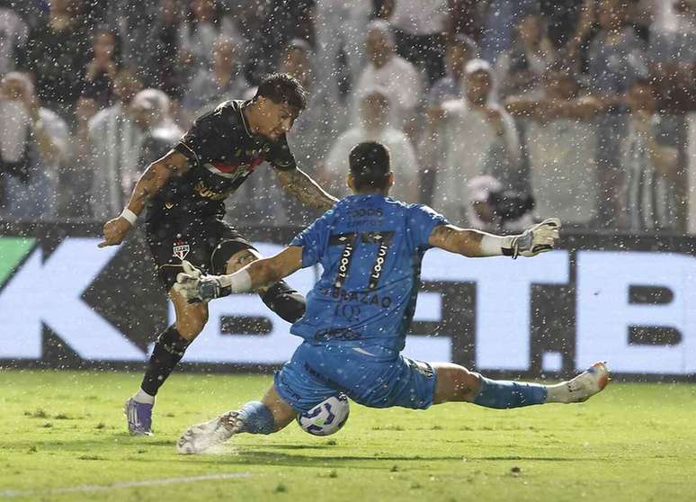 S&atilde;o Paulo tenta quebrar sequ&ecirc;ncia negativa contra o Santos na Vila Belmiro &ndash;