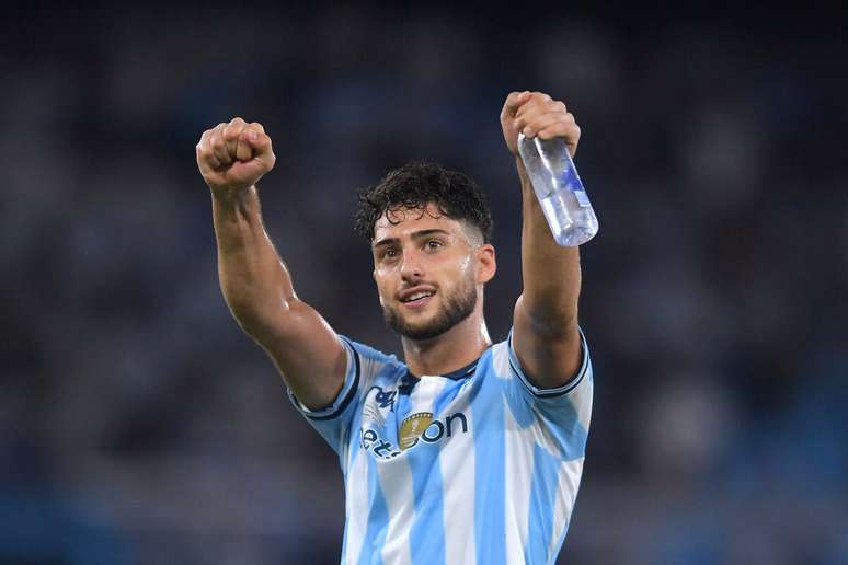 Multicampe&atilde;o, Di Cesare se destacou no Racing do t&eacute;cnico Gustavo Costas &ndash;