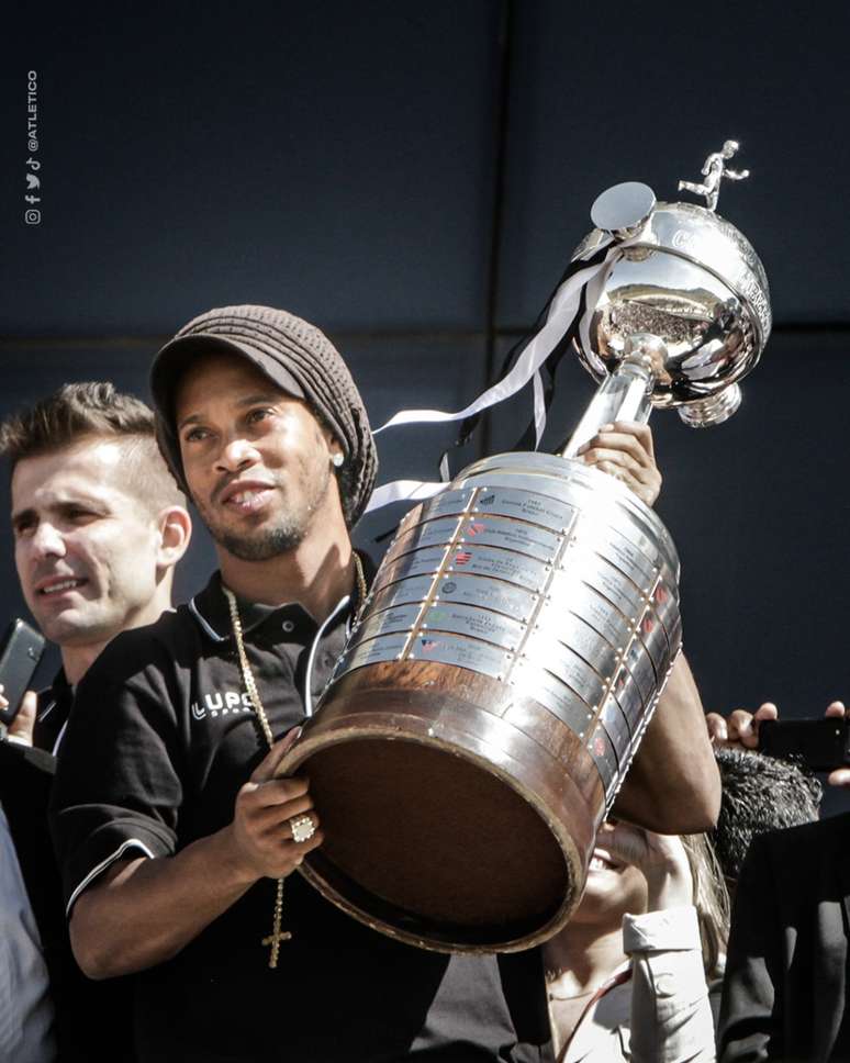 Ronaldinho Ga&uacute;cho &ndash;