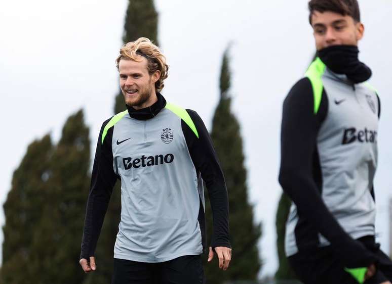 Hjulmand (&agrave; esquerda)&nbsp; &eacute; um dos destaques&nbsp; do Sporting.&nbsp;